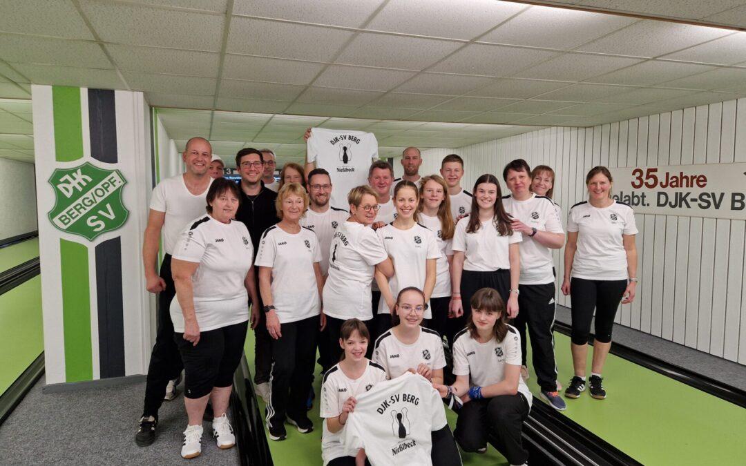 Neue Trainings-Shirts für die Kegelabteilung