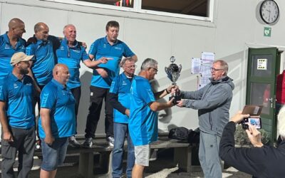 Die Bouler feiern den Aufstieg in die Landesliga