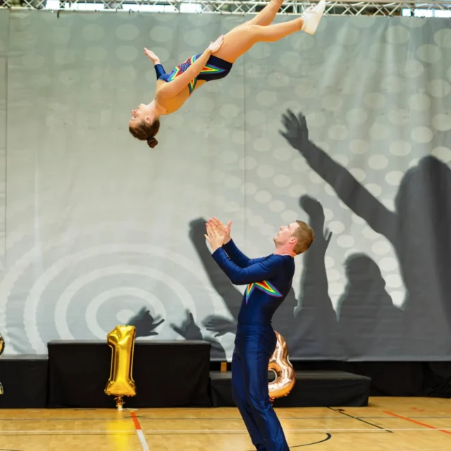 Nachtrag zur Bayrischen Meisterschaft 😁
Vielen Dank an @grafesco für die tollen Bilder der Finalrunden vom vergangenen Samstag beim @rrc_rosenheim ✌️
#rockdance #RocknRollBerg #djksvberg #turniertanz #acrobatikrocknroll #aroundtheclock #tanz #neumarktinderoberpfalz #deutsche #Team #djksvberg